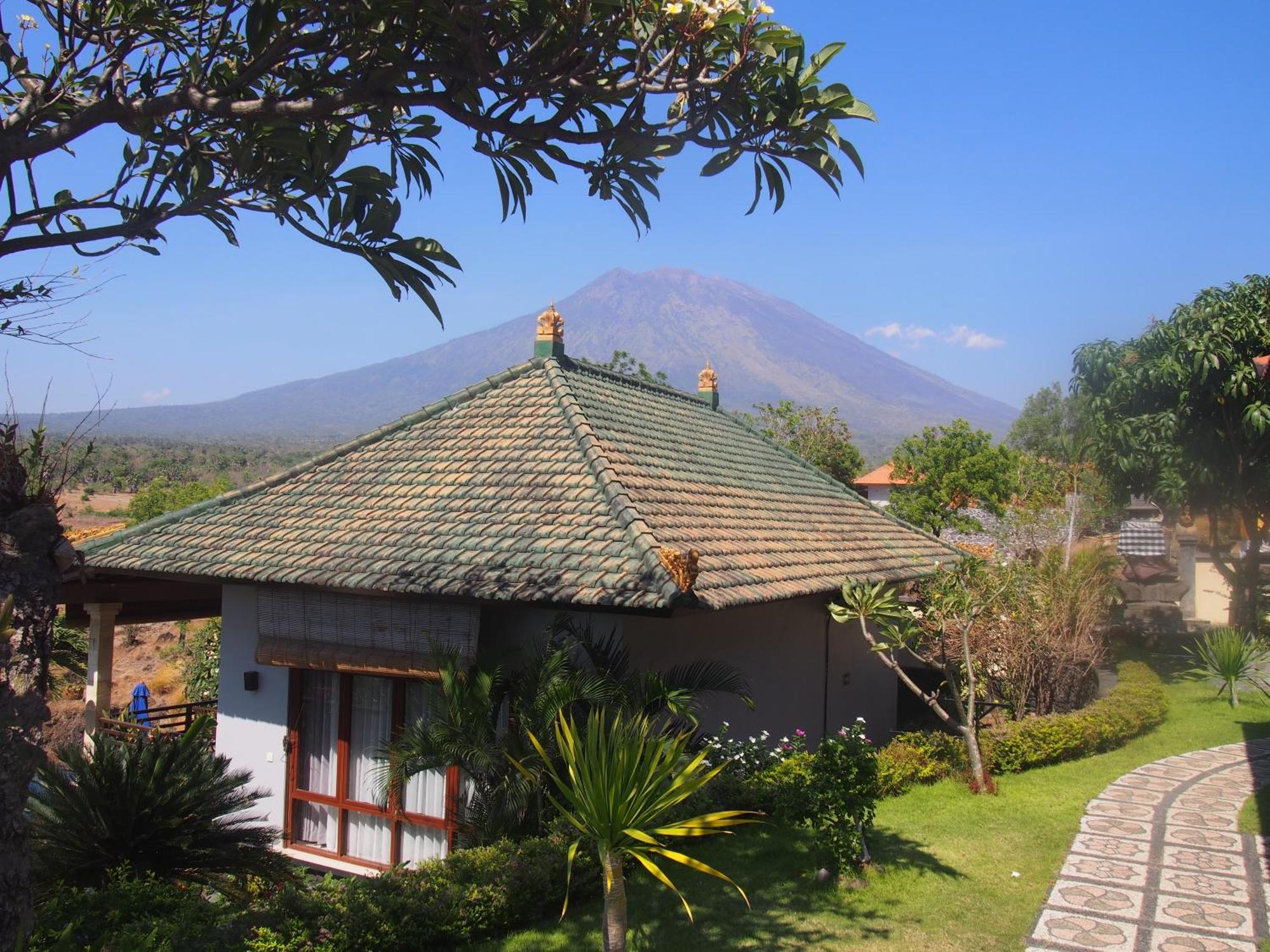 Villa Omah Semar Туламбен Экстерьер фото