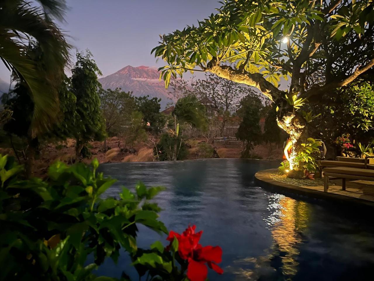 Villa Omah Semar Туламбен Экстерьер фото