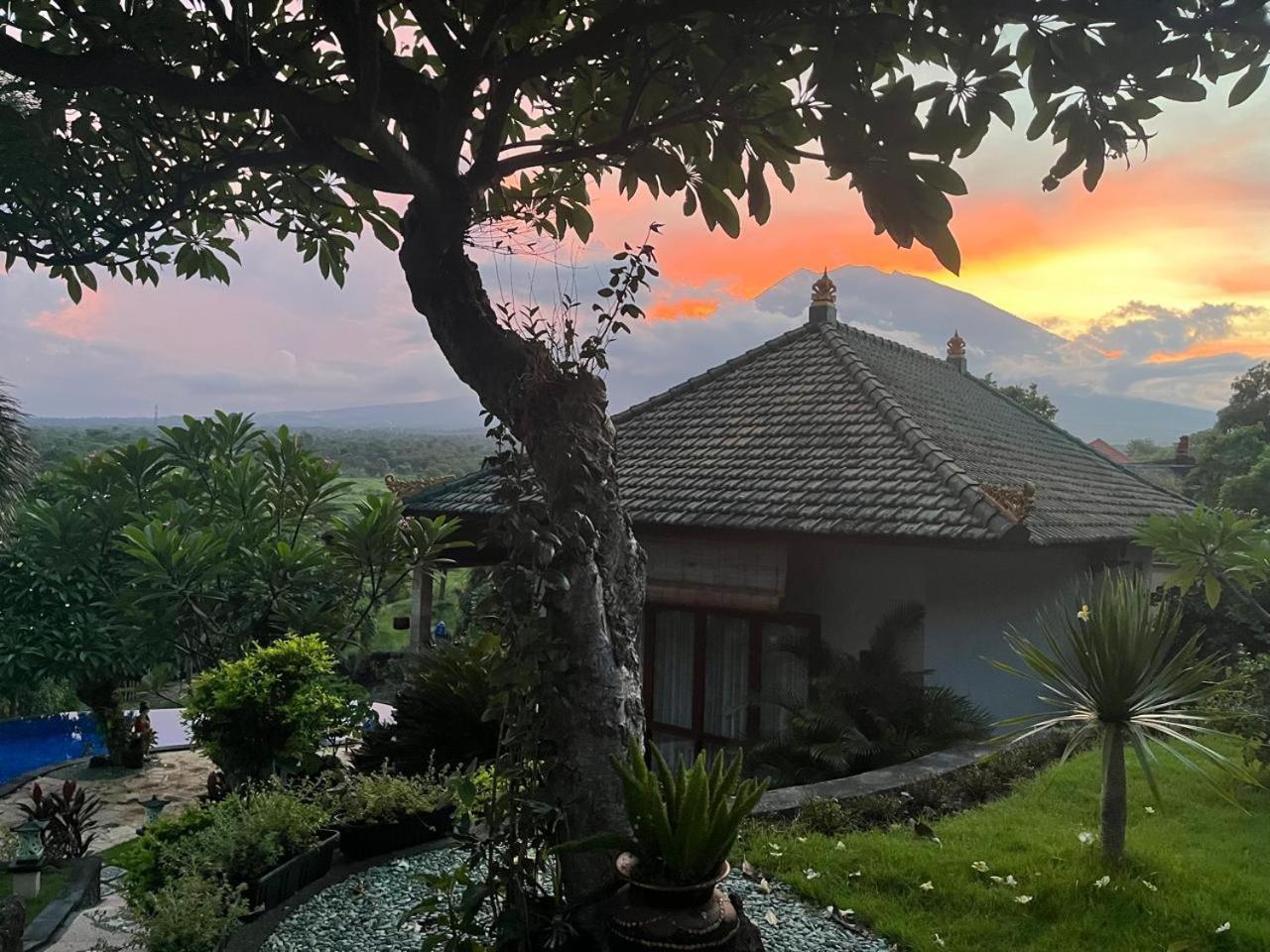 Villa Omah Semar Туламбен Экстерьер фото